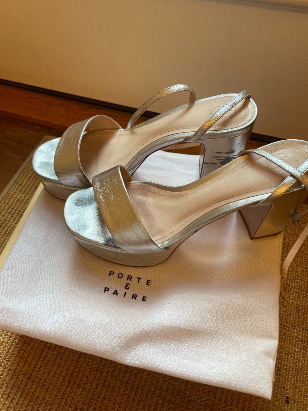 Porte & Paire Silver Metallic Platform Heels